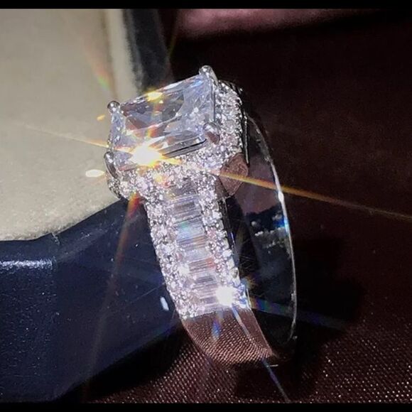 Beautiful White CZ Diamond Ring - Picture 3 of 7